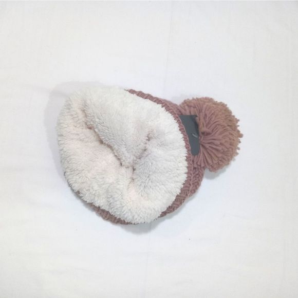 Lethmik Toboggan with Pom-Pom - Picture 4 of 4